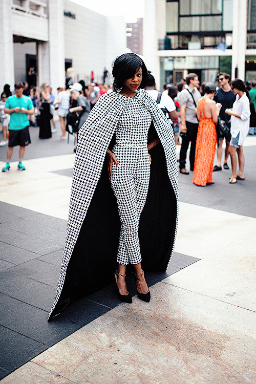 kiss-distinctly-american:  rv1994: Street style: NYFW 2014   Dear. Sweet. Mother.