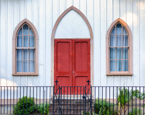 Red Door, St John&rsquo;s Reformed Episcopal Church, Charleston, SC© Doug Hickok  