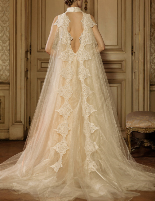 chandelyer: Cristina Savulescu bridal 2018 I’d love to see this as a fiber optic dress.