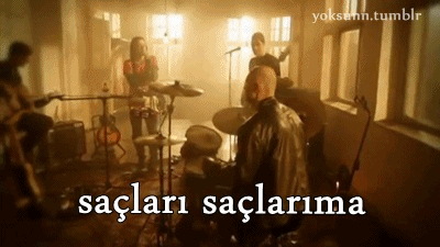 yoksunn:  seni bildim bileli kaçırdım şu aklı başımdan 