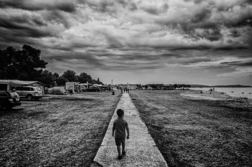 Fazana #sea #clouds #sky #skyscape #skyporn #blackandwhite #photography #walking #boy #nikon #instag