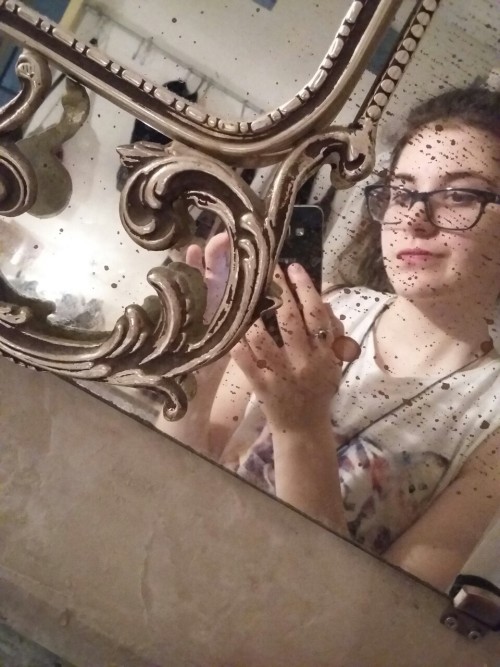 morganalefay: Found an old mirror in mum’s yoga school