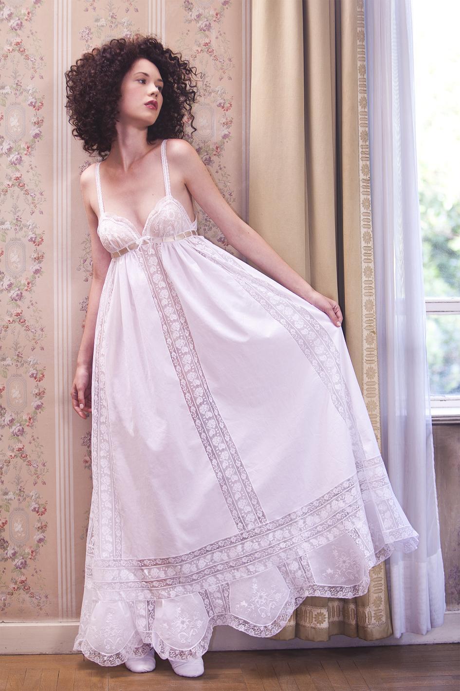 really wonderful and romantic: El Hada Morgana.©www.elhadamorgana.comBest of Lingerie:www.radical-lingerie.com