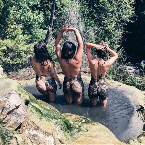 @nakedadventures