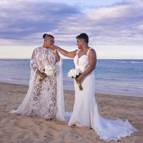 Congratulations to June & Sherrise from @ontherun2thealtar on their gorgeous destination wedding