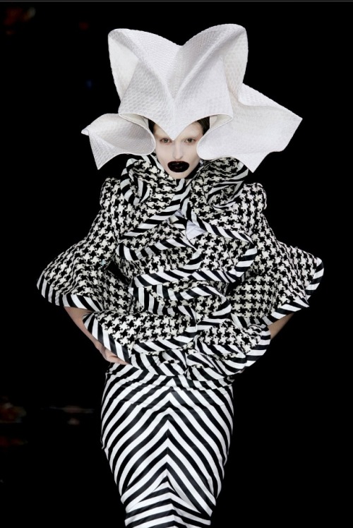 Porn vlada-sasha-natasha:  Alexander Mcqueen fall photos