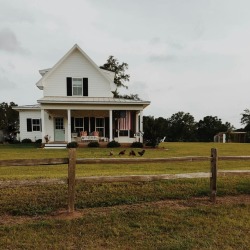 oldfarmhouse:(via #brittanyyork@ig)