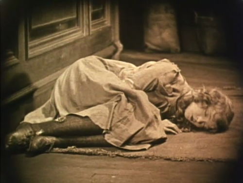 365filmsbyauroranocte:Films watched in 2019.#59:Broken Blossoms (D. W. Griffith, 1919) ★★★★★★★☆☆☆“It