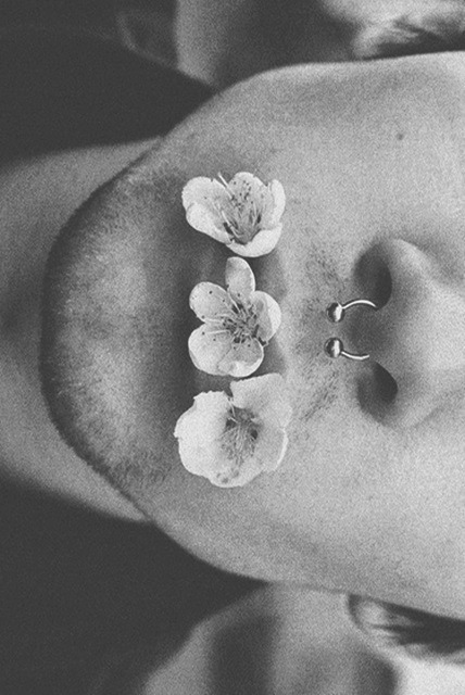 b-a-s-t-e-t:  instagram: mirrormedusa