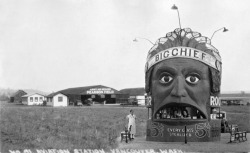 Vieuxmetiers:  Big Chief Root Beer Stand, Vancouver, Washington, 1930. 