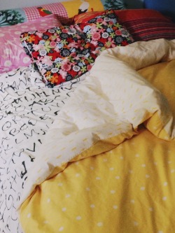thefairysmustache:  when your bed and art journal twin one day 