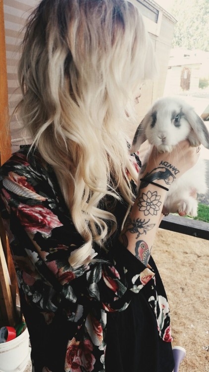 lasciamoirimpiantiaideboli:  chelseababbyy:  My sweet babe Artichoke ♡  I just love her.    Orgasm Tattoo   