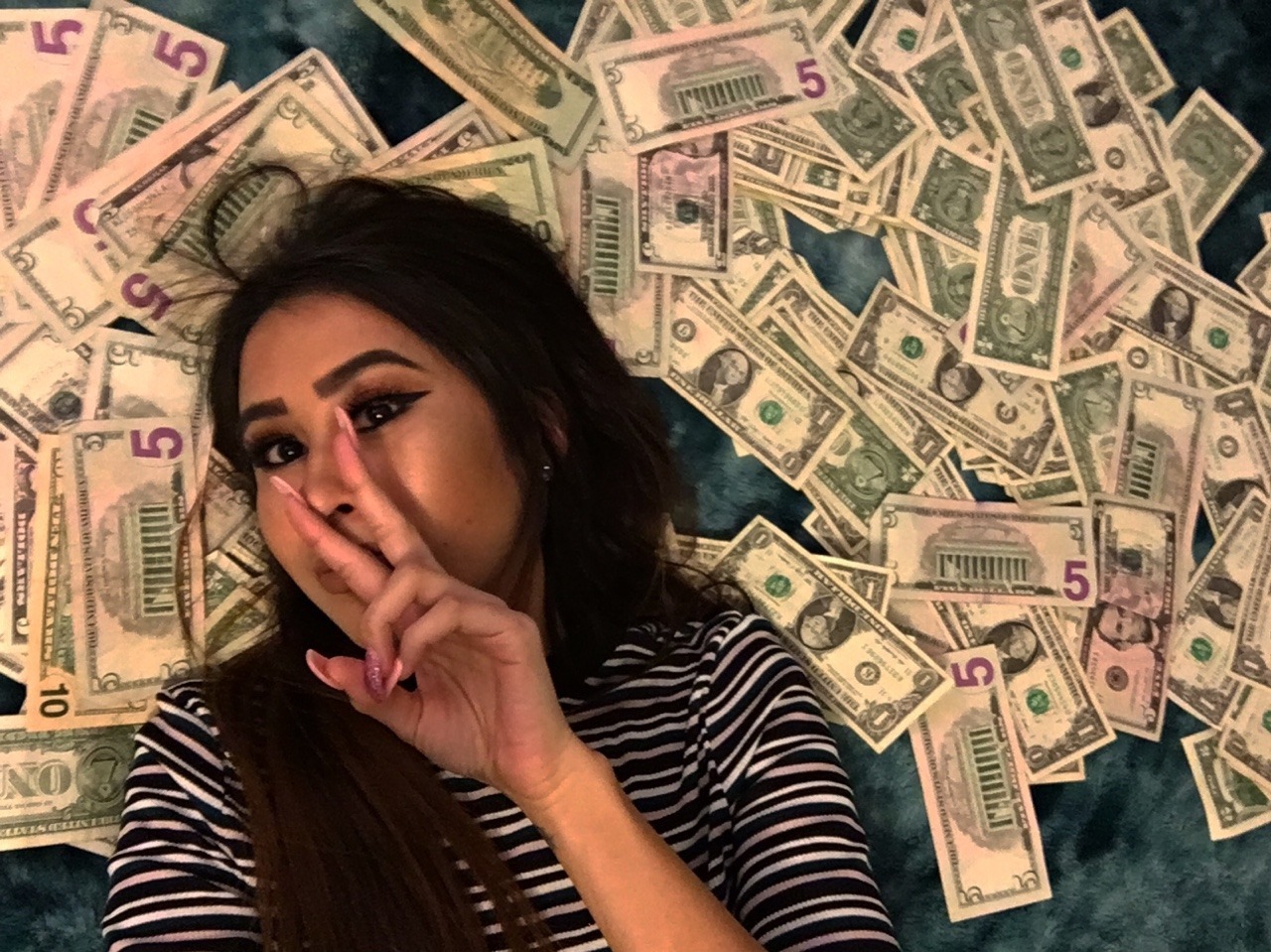 ravennadiaa: roxyjaramillo:  roxyjaramillo:  So fccking hot tbh. Follow her thot ass at @nadiaaraven :D            Thot of the Day: Raven Nadia  
