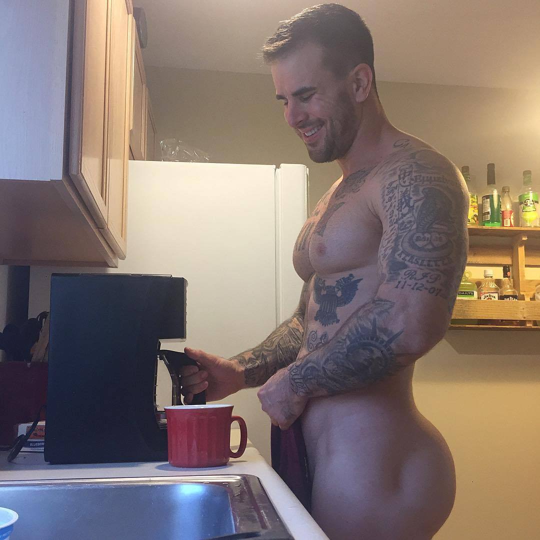 instapapis:  https://www.instagram.com/joshua_andrew87/