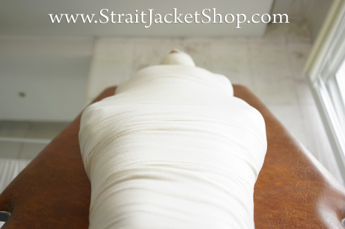 Our XXXLong Mummification bandages are now also available in 10cm (3.9inch) Width! Shorter bandages 