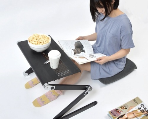 albotas:THIS JAPANESE BED DESK IS THE PERFECT INVENTIONI absolutely hate laying on my belly while us