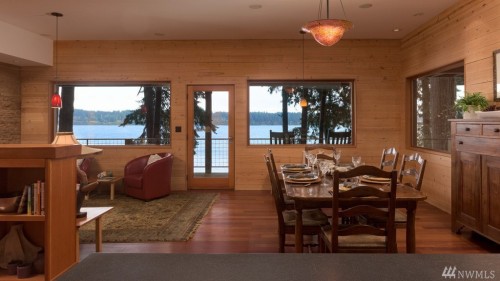 $1,300,000/2 br/2800 sq ft + treehousePoulsbo, WA built in 1961