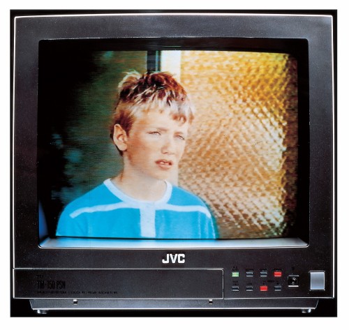 wandrlust:
“ Boy on TV (from “Eviction Struggle”), 1989 — Jeff Wall
”