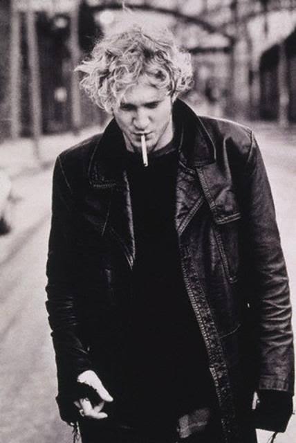 daniakadee:  Layne Staley (August 22, 1967 – April 5, 2002)  Alice in Chains - Mad Season Live forever.   