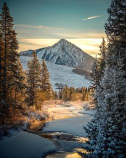 amazinglybeautifulphotography:  Never going to stop loving these early mornings in Crested Butte, CO. [OC, 3994x4992] - Coontang_