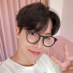 Voir un profil - Tae-Hyuk Lee 813f1bb3358639203eb939b63f0293020899fd09