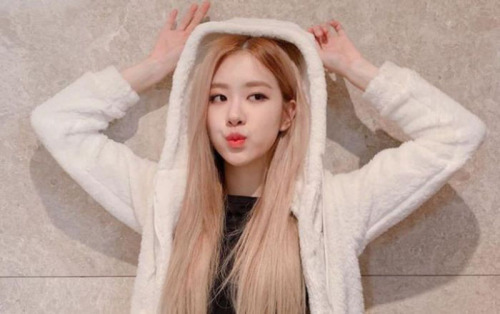 Blackpink Headcanons: Them As Jealous Bestfriend