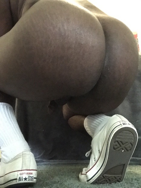 mack-luvs-booty: beeboy078:  Like my CONS?  I wanna eat this ASS for Thanksgiving. 👅👅👅 