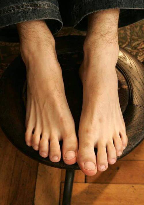 mybisexualnature: Sexy #malefeet #sexymalefeet #feet