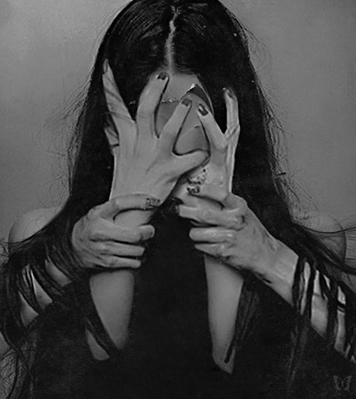 whitesoulblackheart:  The Strain by Erik Ries © (Please leave credit … Ƹ̴Ӂ̴Ʒ)