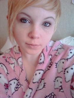 spoiledlexie:  Hello Kitty robe :3 