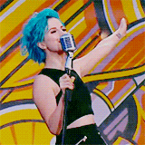 rosaliezack:  Hayley Williams + blue hair. 
