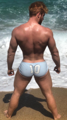 biglegsbigass:  onlyasses5: DAMN