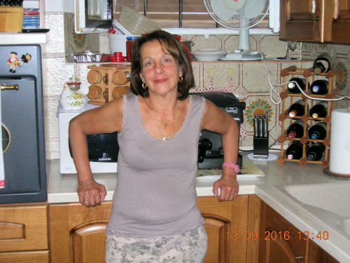 MILFs and other average amateurs