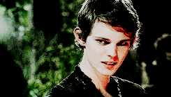 the-pide-piper:my name is peter pan and i`m the king of slytherin. 