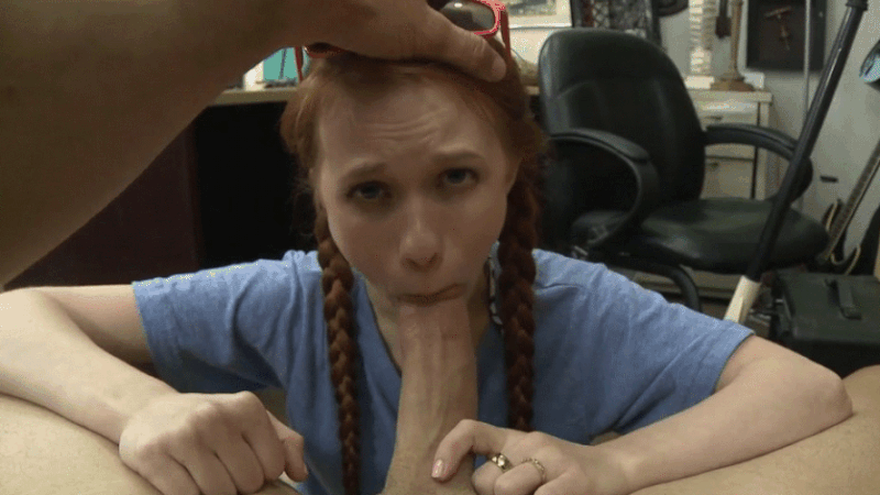 naughty-nmmom:  I love to help my daddy in his shop while mom is inside,chatting