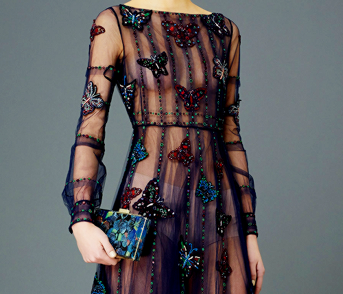 ov-ergrown:  almondac:myshoesuntied:fashion-runways:VALENTINO Pre-Fall 2015 - Details   I NEEEEEEED IT  still not over it  OH MY 