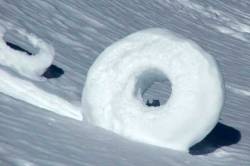 chelly-egg:  the-vortexx:  Snow donuts are