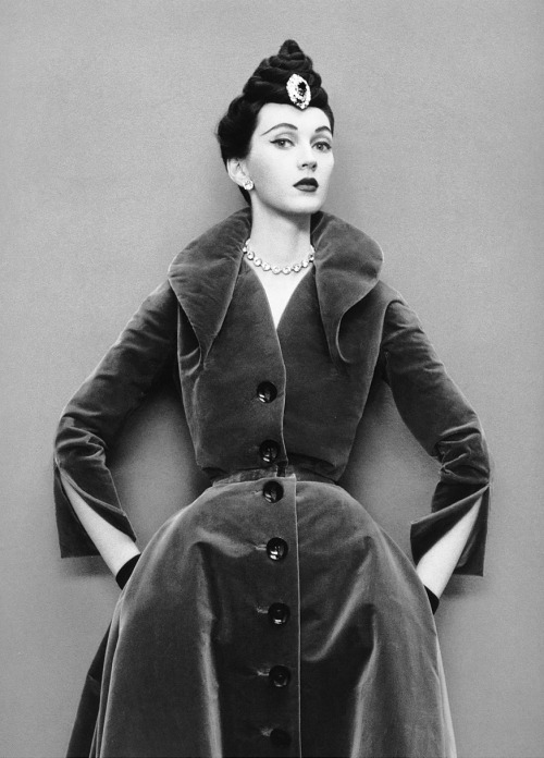 wehadfacesthen:Dovima in a velvet coat dress from Dior’s Oblique Line’s Autumn-Winter Collection, Pa