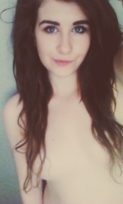 nsfwjynx:  ladylucyloo:  A lovely day and I must spend it revising biology :(  GAAAH CUTIE