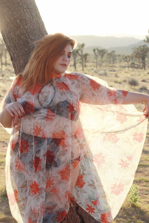 @femmeplastic wearing vintage pieces from @proudmaryfashion in the desert. Shot in Joshua Tree by @f