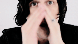 gwiyowos-deactivated20151216:  kick me 