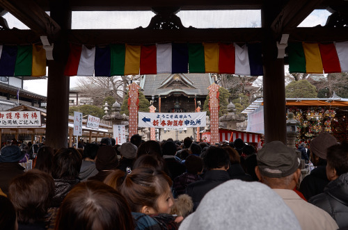 人と人と人と人 A deluge of peoples.