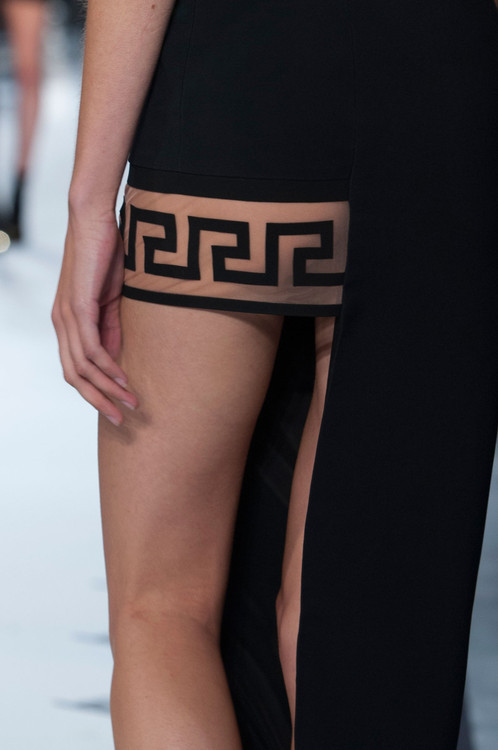 velvetrunway:  Versace RTW S/S 2015 Posted by go-kitsch