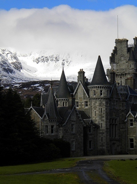 XXX whats-simple-is-true:  Highlands Castle, photo