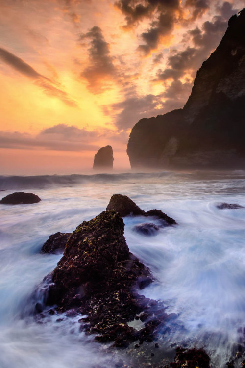 Behind The Wall ByRaung Binaia 