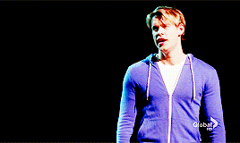 lopeirce:  farewell to glee; favorite musical numbers→ make no mistake (she’s mine) 