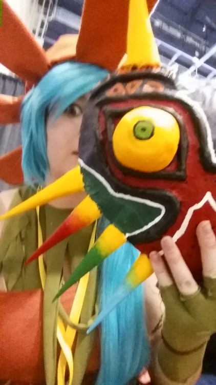 cutecumbercosplay: I had a blast at LvLUP expo! My boyfriend and I cosplayer Skull Kid and Skull Kid