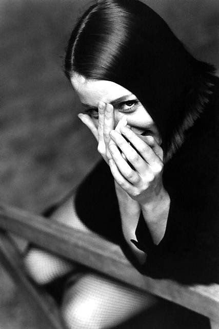 ausbluten:Suzanne Vega by Guido Harari1992