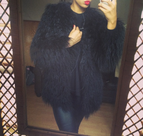 allblackfurandglam: richesnbitches: richesnbitches.tumblr.com/ IG livvvvox