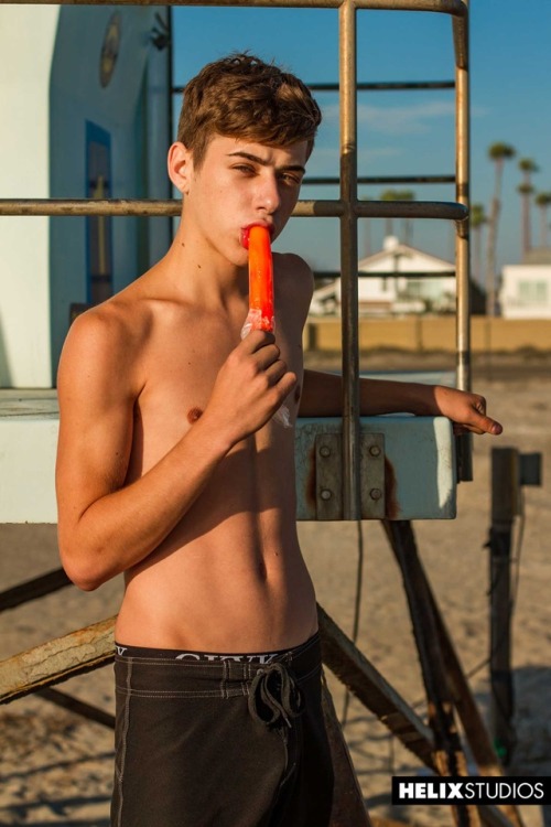 nobodylovessadboys:  Joey Mills is so fucking hot 💕